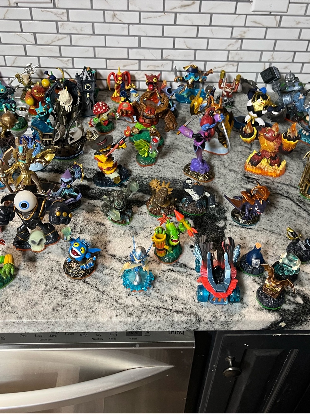 Skylanders Action Figure Bundle - Mixed Colors 77